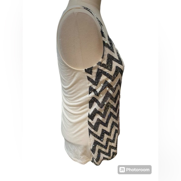 Express Sequined chevron pattern sleeveless top size M - Picture 2 of 5